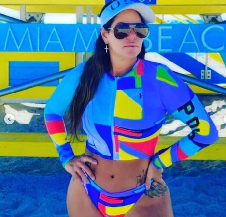 Coroa Gostosa pornographic model photo