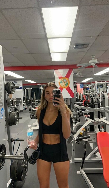 Sadie Mckenna sexy pornstar archive