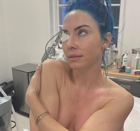 Whitney Cummings star beautiful archive