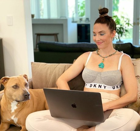 Whitney Cummings model high quality photo