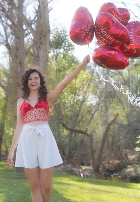 Mina Kess star pretty photo