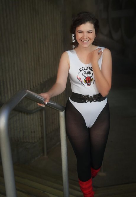 Mina Kess naked star pics