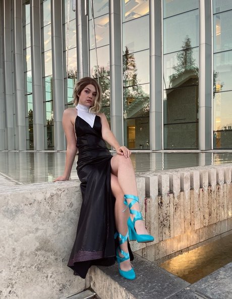 Mina Kess model free images