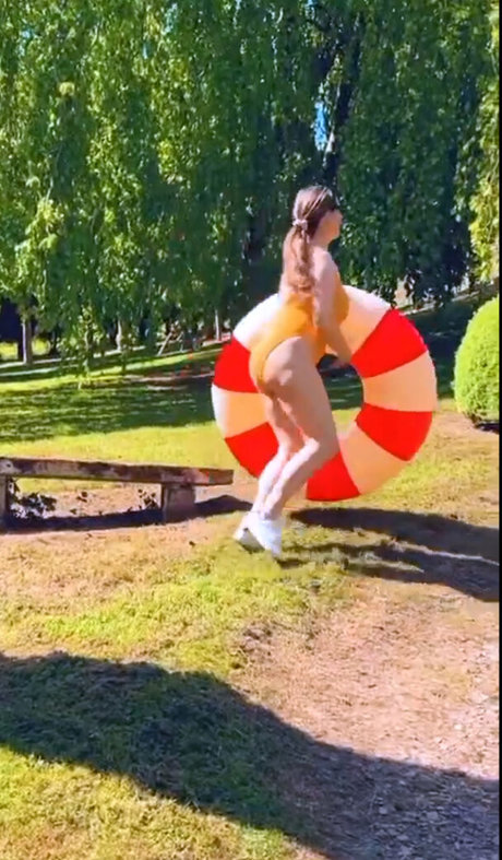 Kelly Brook model xxx images