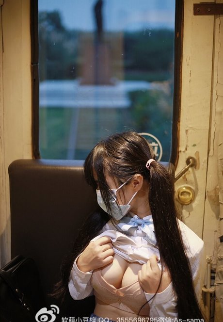 Aninnyan model pornographic pictures