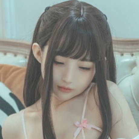 Aninnyan free model pictures