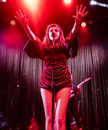 Lauren Mayberry art pornstar gallery