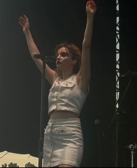 Lauren Mayberry naked actress photo