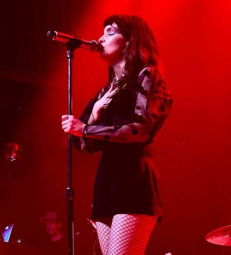 Lauren Mayberry art actress image