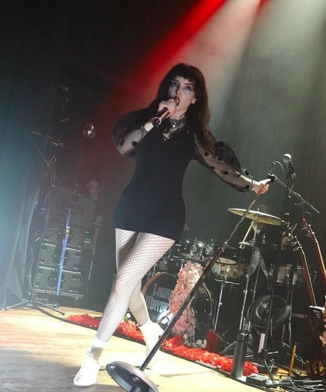 Lauren Mayberry pretty pornstar galleries