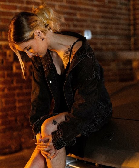 Sonja Reid pornstar erotic pics