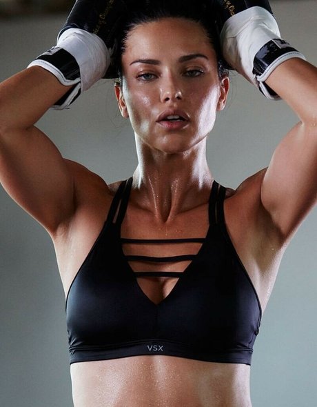 Adriana Lima erotic actress pictures