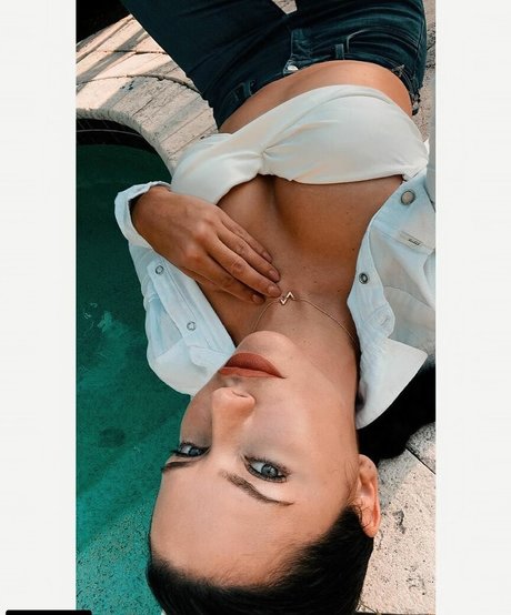 Adriana Lima free actress galleries