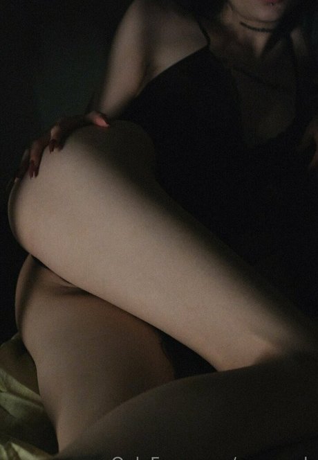 u munch art model pic