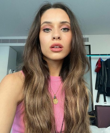 Daniela Melchior sexy actress pics