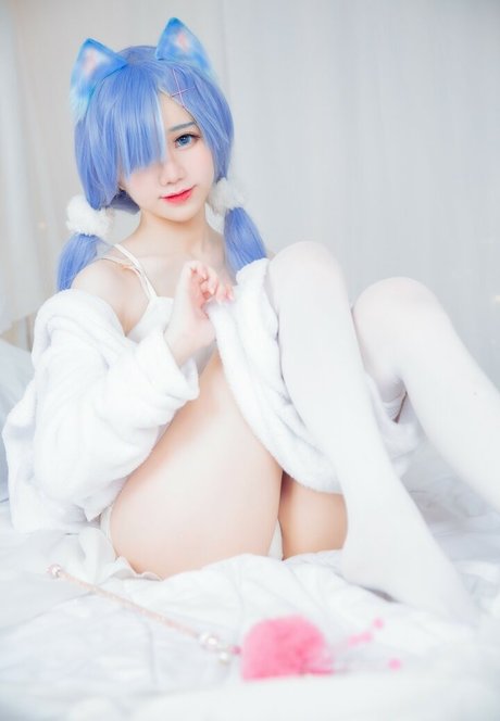 Sally Dorasnow model hd pics