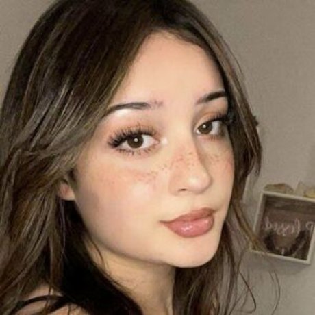 Babyyyangiee pretty actress galleries