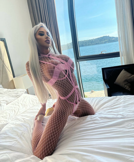 Lea Keler hot actress archive