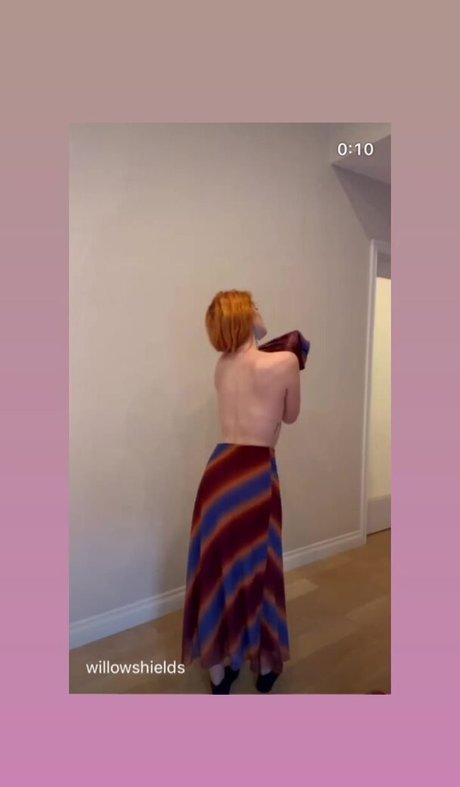 Willow Shields xxx model pics