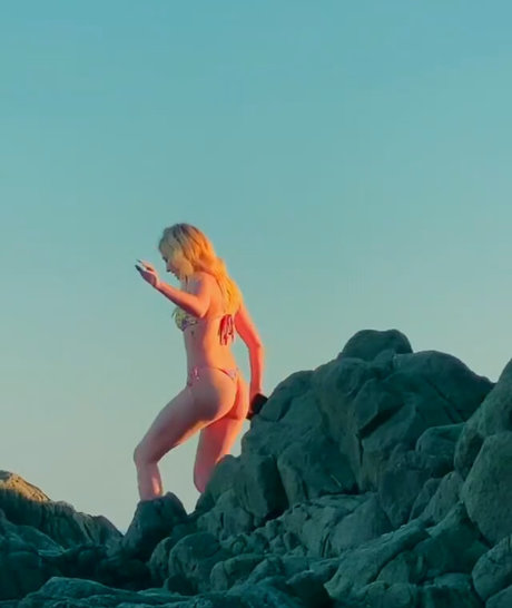 Willow Shields beautiful star picture