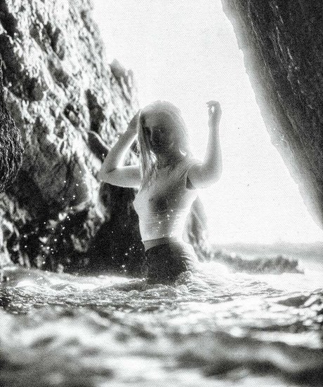 Willow Shields nudes pornstar archive