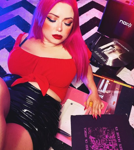 Red Lilium pornstar nudes img