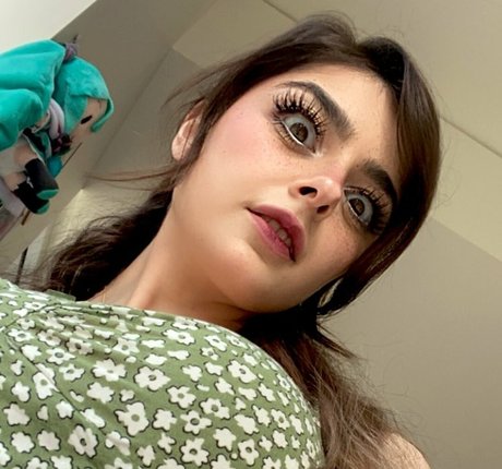 Aruuu erotic star pics