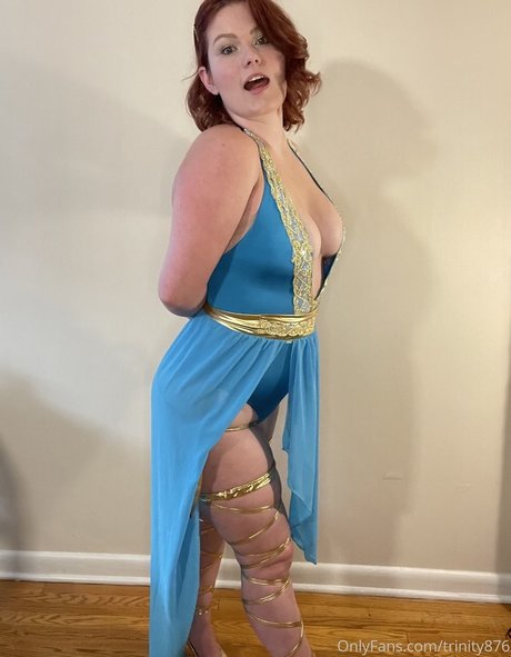 Jeanna Harrison model top img