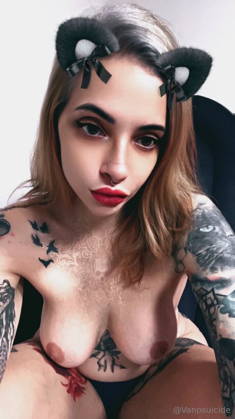 Vanplive model beautiful pictures