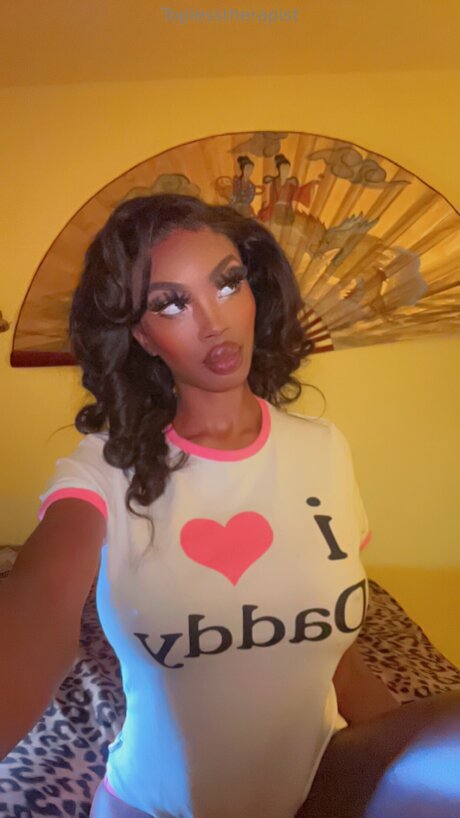 Toplesstherapist star free pics