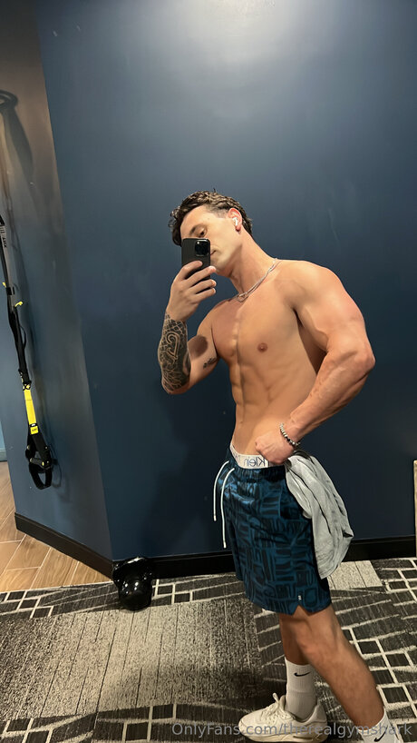Therealgymshark erotic pornstar image