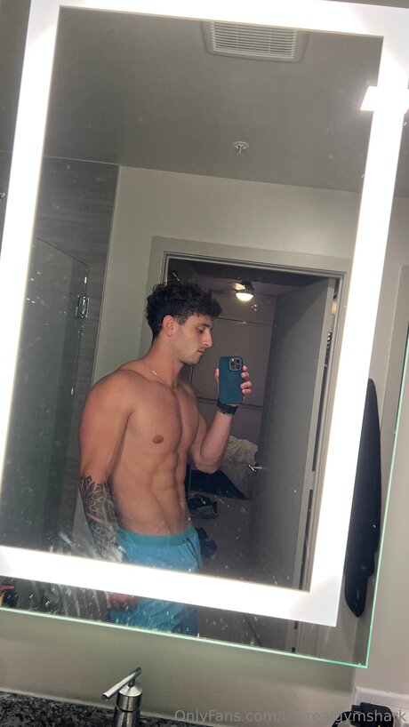 Therealgymshark xxx model pic