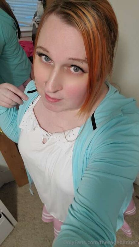 Theragebadger model exclusive img