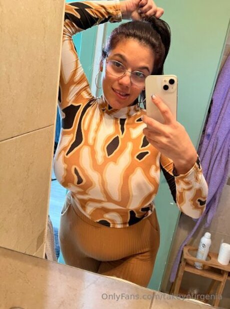 Takeyourgenia sexy model gallery