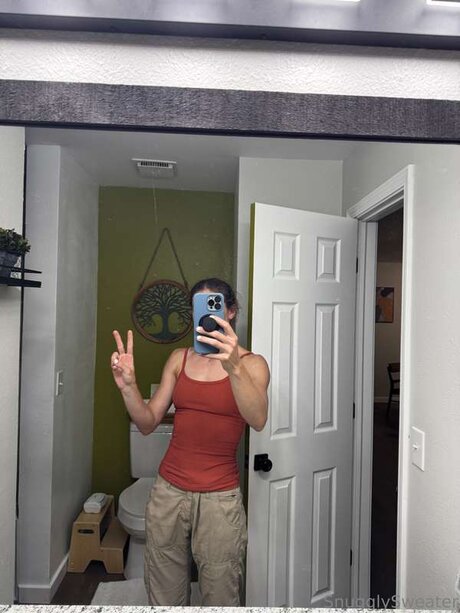 Snugglysweaterof model hd archive