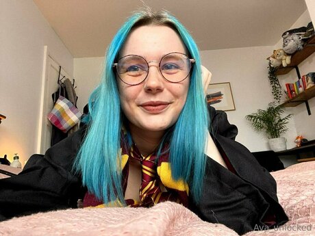 Shesdrinkingcoffee sexy actress images