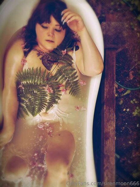 Sirenmoon666 star xxx picture