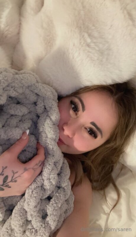 Saren sexy actress img