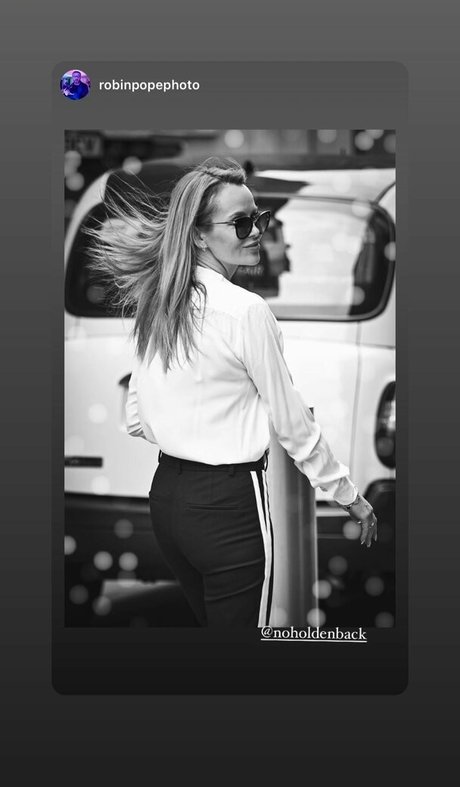 Amanda Holden sexy star galleries