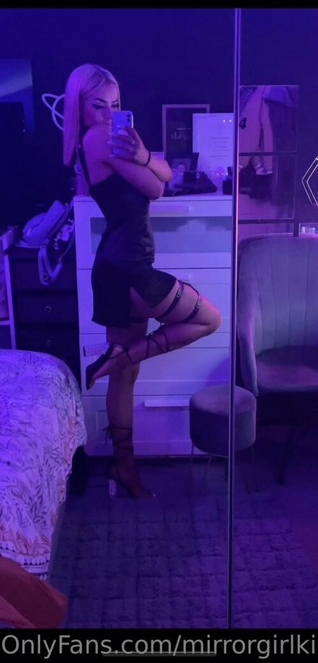 Mirrorgirlkim model sex picture