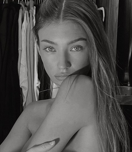 Lorena Rae pornstar naked pictures