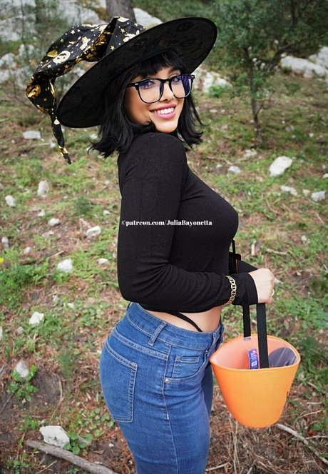 Julia Bayonetta art actress img