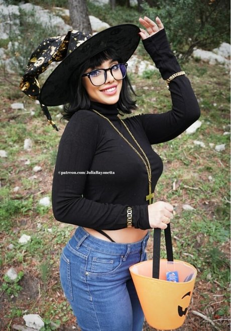 Julia Bayonetta star nude galleries