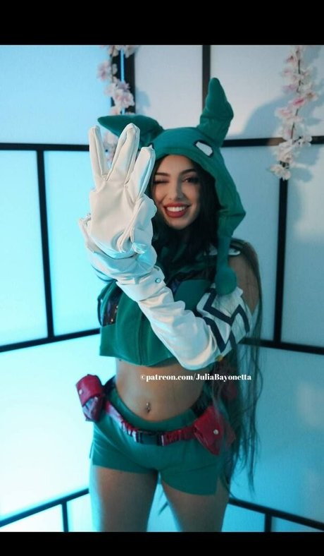 Julia Bayonetta erotic actress gallery