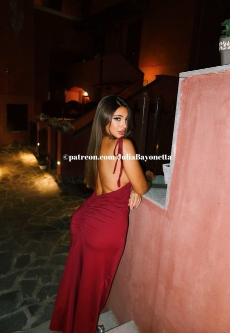 Julia Bayonetta star hd pic