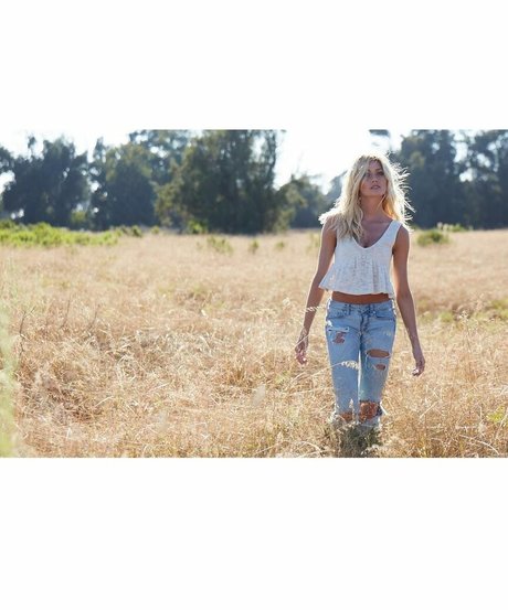 Katherine McNamara nudes star gallery