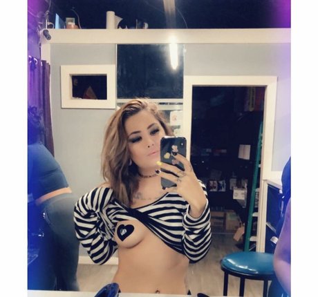 Moonkittenn adult actress image