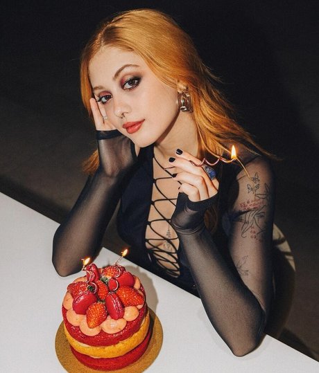 Ananda Morais star nude pic