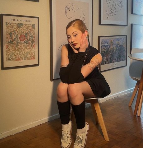 Ananda Morais perfect model image