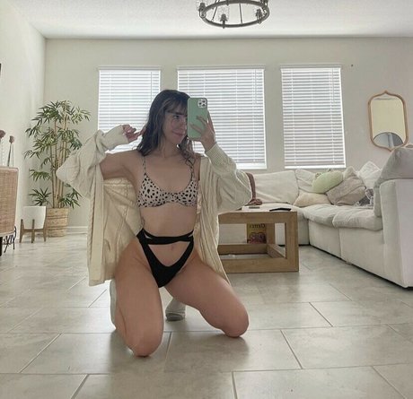 Catlyn Crespo free star photos